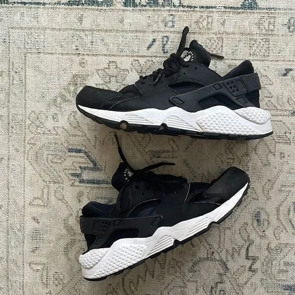 Nike Air Huarache  - Picture 4 of 10